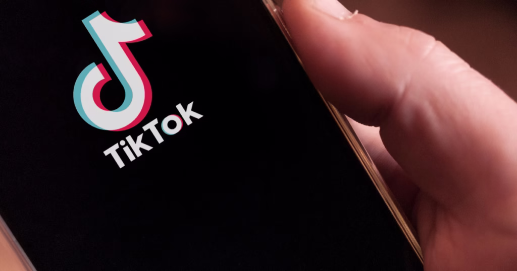 TikTok evită interzicerea în SUA printr-o societate mixtă. Trump se felicită că a „salvat” aplicația