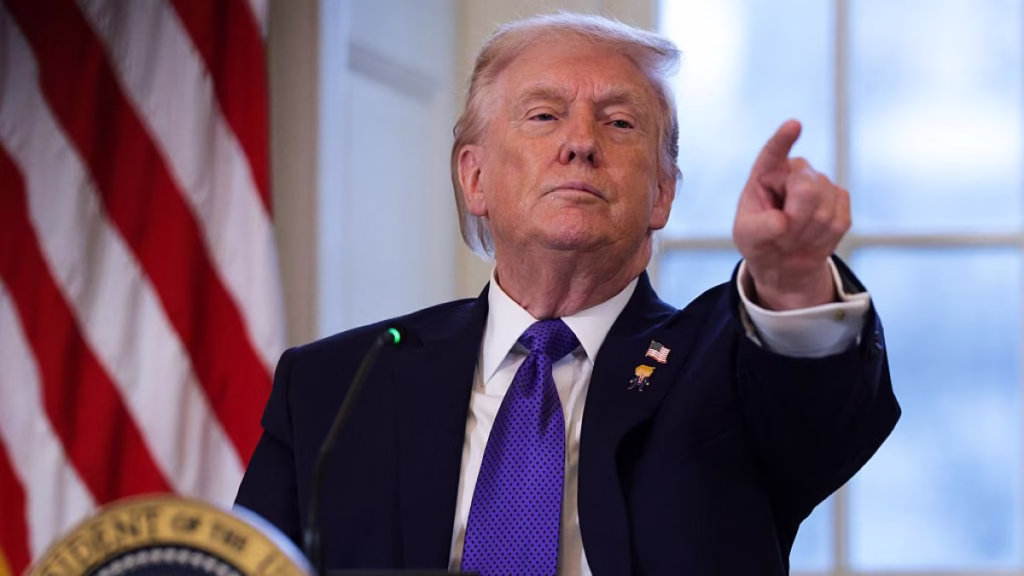 Trump amenință cu tarife pentru Danemarca și alte șapte țări europene până la „primirea” Groenlandei