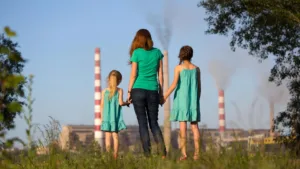 Expunerea îndelungată la poluarea aerului, asociată cu un risc crescut de Alzheimer în rândul a 27,8 milioane de adulți în vârstă