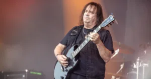 Ross „the Boss” Friedman, cofondator al The Dictators şi Manowar, a fost diagnosticat cu scleroză laterală amiotrofică