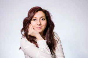 „Satul mămicilor din diasporă”: comunitatea care oferă sprijin emoțional mamelor plecate departe de casă