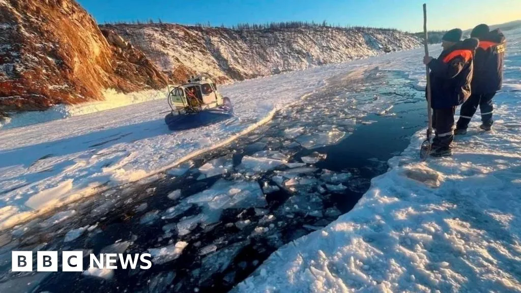Tragedie pe Lacul Baikal: scafandrii au recuperat corpurile a şapte turişti chinezi şi al unui şofer rus