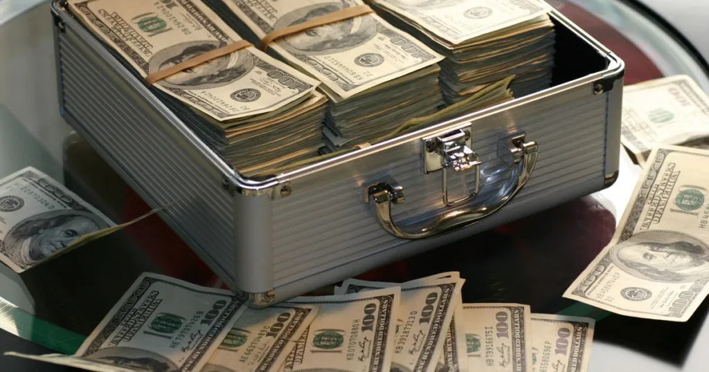 Trezoreria SUA amenință izolarea unei bănci elveţiene: acuzaţii de spălare de bani legate de Rusia, Iran şi Venezuela