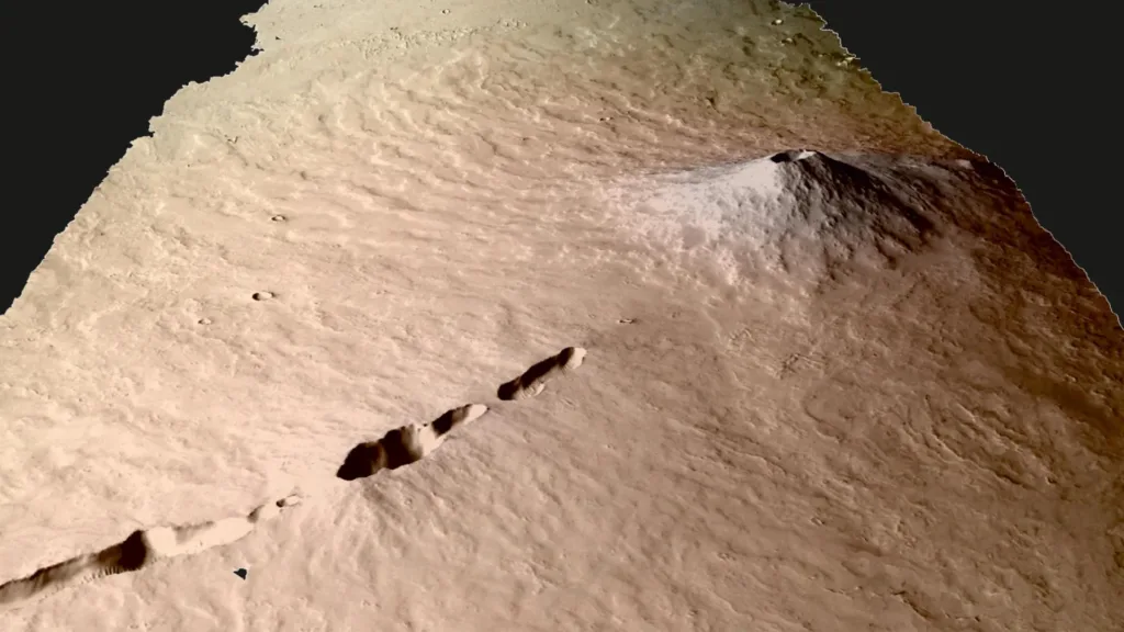 Vulcan tânăr de pe Marte ascunde un motor magmatic activ sub suprafaţă