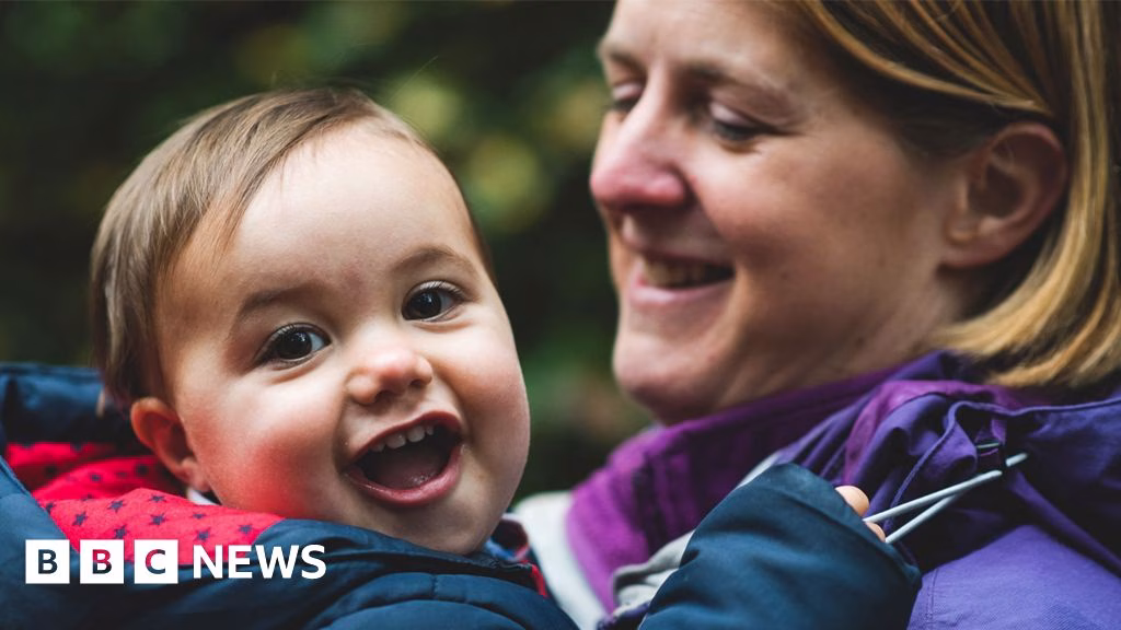 „Am știut că ceva nu e în regulă”: Familii britanice acuză clinici din Cipru de Nord că au folosit donori greșiți la FIV