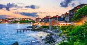 Bulgaria, în criză de personal la începutul sezonului turistic: dependența de muncitori străini și riscul pentru calitatea serviciilor