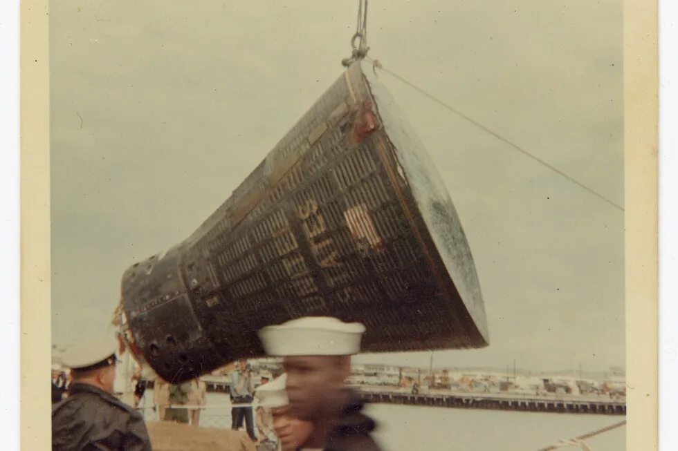 Fotografii inedite arată revenirea lui Neil Armstrong după urgența misiunii Gemini 8