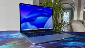 M5 MacBook Air 13-inch (2026): performanță mai bună, poziție de piață incertă între Neo și Air de 15 inch
