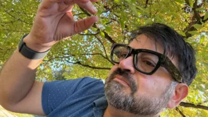 Ochelarii Meta Ray‑Ban și confidențialitatea AI: unde se află hotarul între date private și revizuirea de către terți