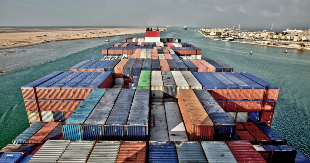 Punctele de strangulare ale comerțului mondial: cinci rute maritime critice între riscuri geopolitice şi vulnerabilităţi naturale