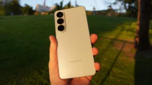 Samsung Galaxy S26: Mai multe trucuri AI și un preț mai ridicat pentru același telefon de bază