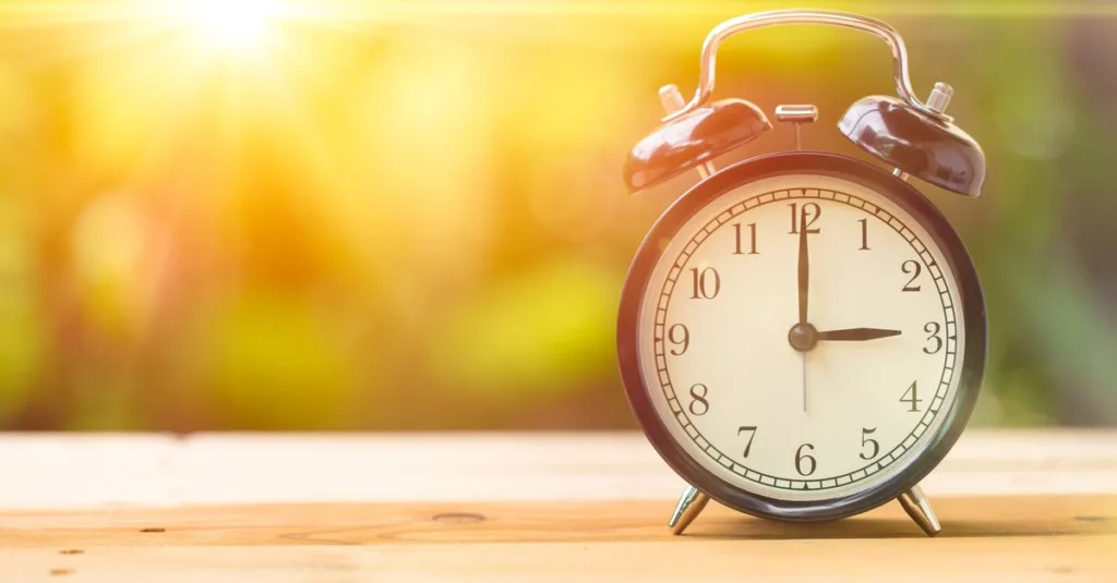 Schimbarea la ora de vară: de ce o oră în plus poate pune sănătatea în pericol pentru unii oameni