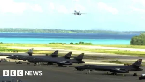 Secretarul de externe britanic denunţă 'amenințările iresponsabile' ale Iranului după rachetele lansate spre Diego Garcia