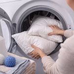 Cum să speli corect pernele: trucuri simple pentru perne ca noi