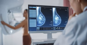 Peste 75% din cazurile de cancer mamar apar la femei fără istoric familial. De ce mamografia rămâne esențială, explică dr. Bogdan Cociaș