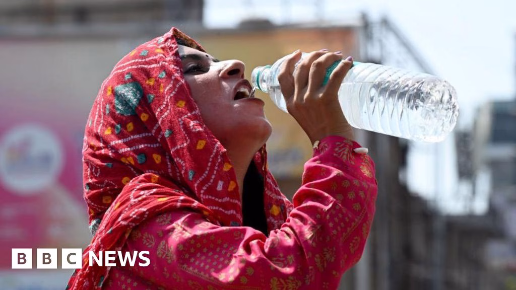 Prețuri în creștere: cum războiul din Iran amenință apa îmbuteliată și berea în India înaintea verii toride