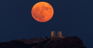 Primăvara astronomică: când și cum să urmăriți „Luna Roz” și „Luna Albastră”