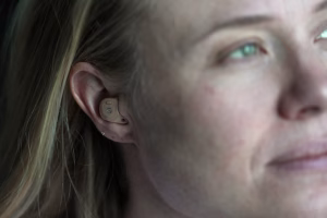 Sara Mearns, balerină principală la New York City Ballet, a început să folosească aparate auditive pe scenă: o altă perspectivă asupra pierderii auzului