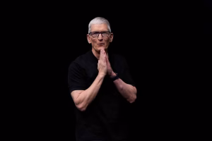 Tim Cook părăsește funcția de CEO al Apple; John Ternus va prelua conducerea începând cu 1 septembrie