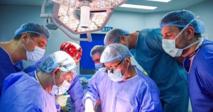 Transplant hepatic de la donator în viață îi oferă o a doua șansă unui bărbat cu colangiocarcinom